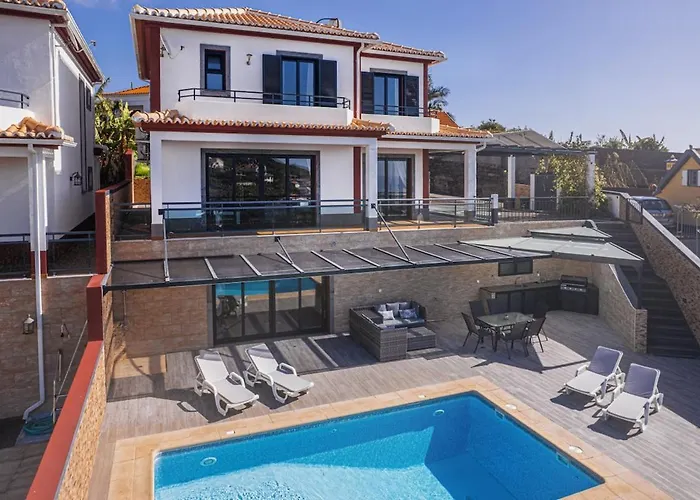 New Casa Bondi By Your Madeira 蓬他达维托亚